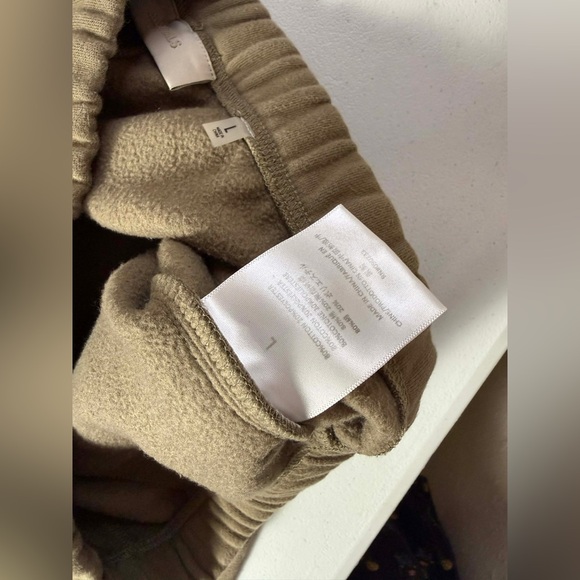 Fear of God Essentials FW22 Relaxed Sweatpant Smoke Used Sz L - Picture 7 of 11